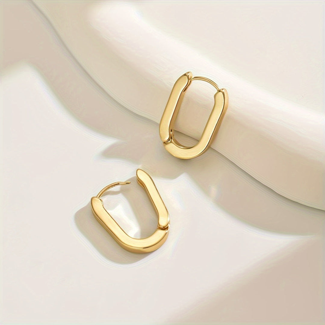 Elegant geometric-shaped hoop earrings