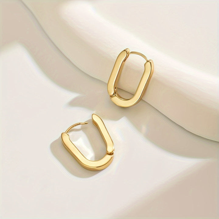 Elegant geometric-shaped hoop earrings
