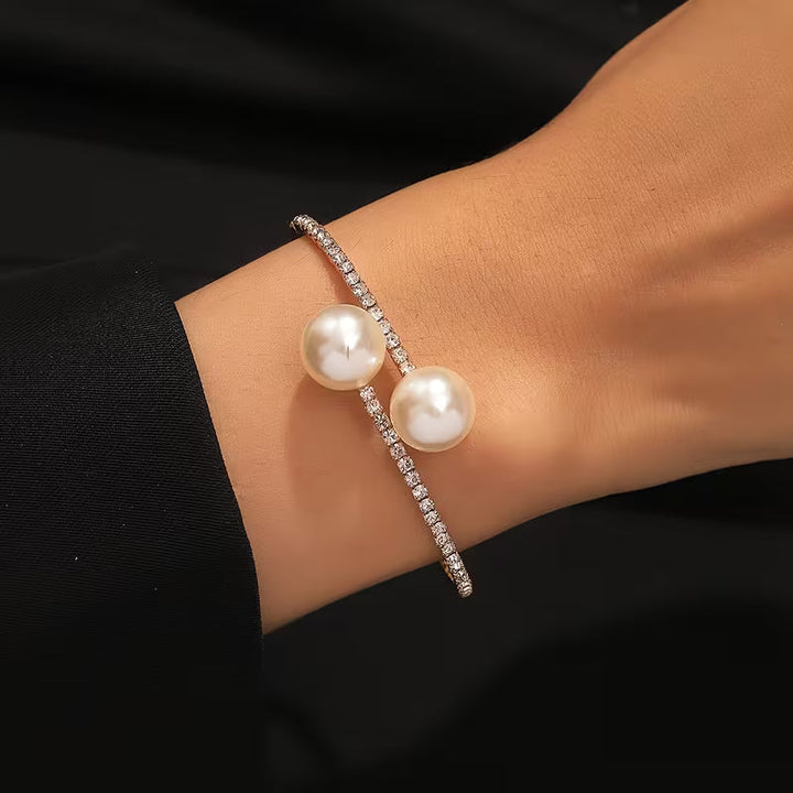 Elegant Pearl and Zirconia Bracelet