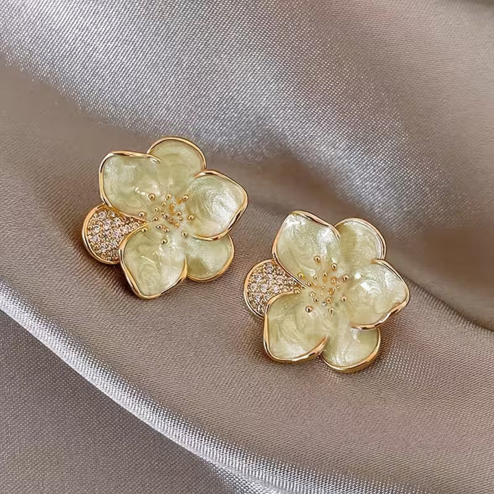 Elegant Modern Flower-Shaped Drop Earrings