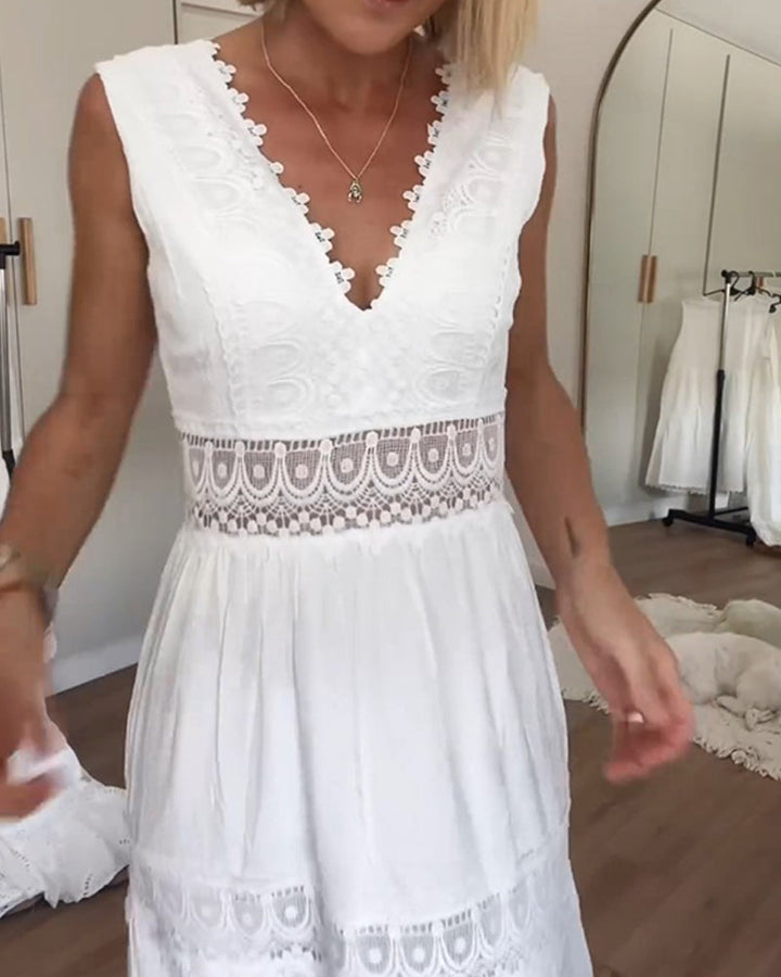 ALYSSA | Sleeveless Midi Dress with V-Neck and Delicate Lace Details