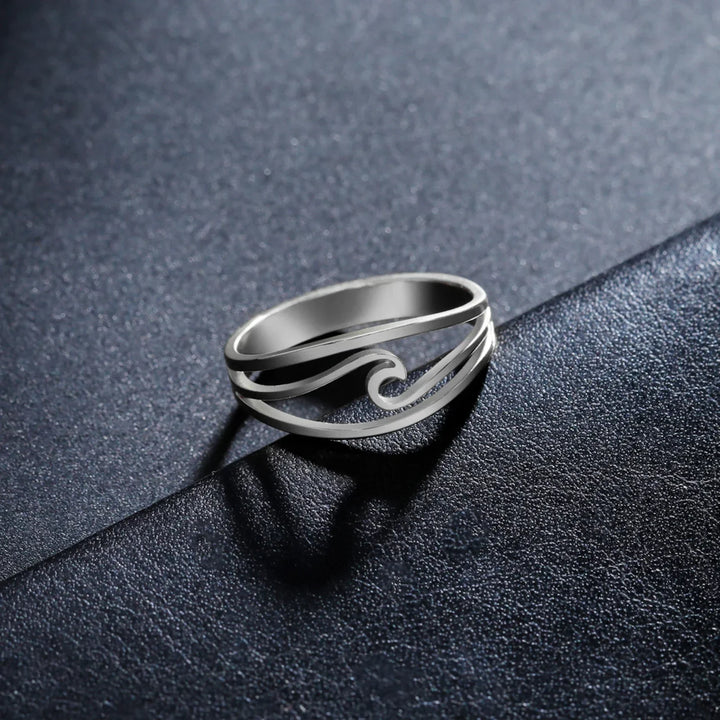 Ocean Wave Ring in Gold
