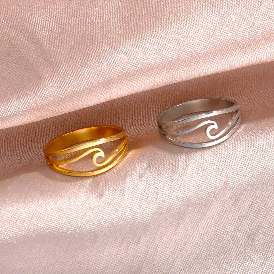 Ocean Wave Ring in Gold